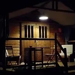 Les D'adelaide Lodge