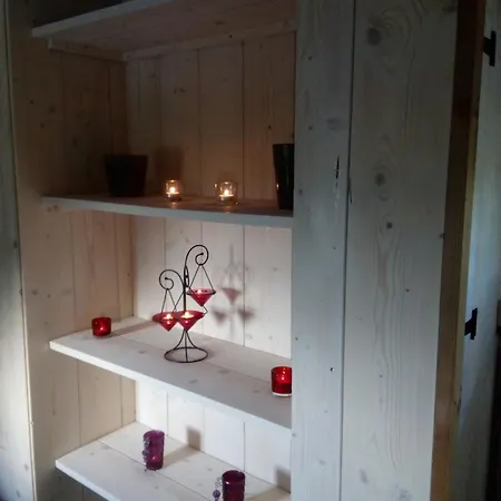 Lodge Les D'adelaide *