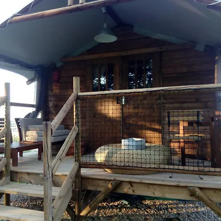 Деревянный коттедж Les D'adelaide Cahuzac-sur-Vere
