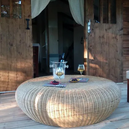 Les D'adelaide Lodge *