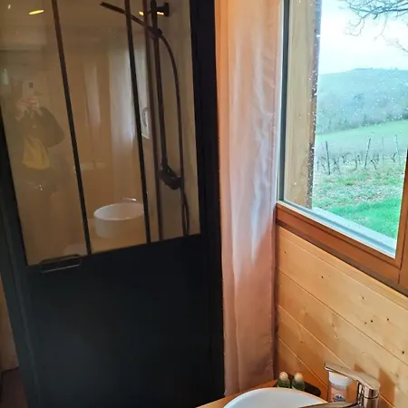 Les D'adelaide אכסניה