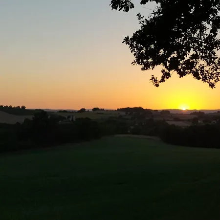 אכסניה Les D'adelaide *